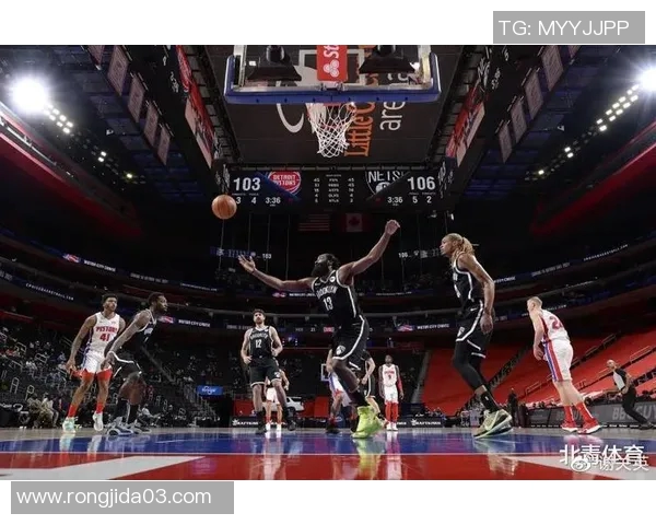 下半场伏笔？活塞半场四人得到三犯，两名首发在列